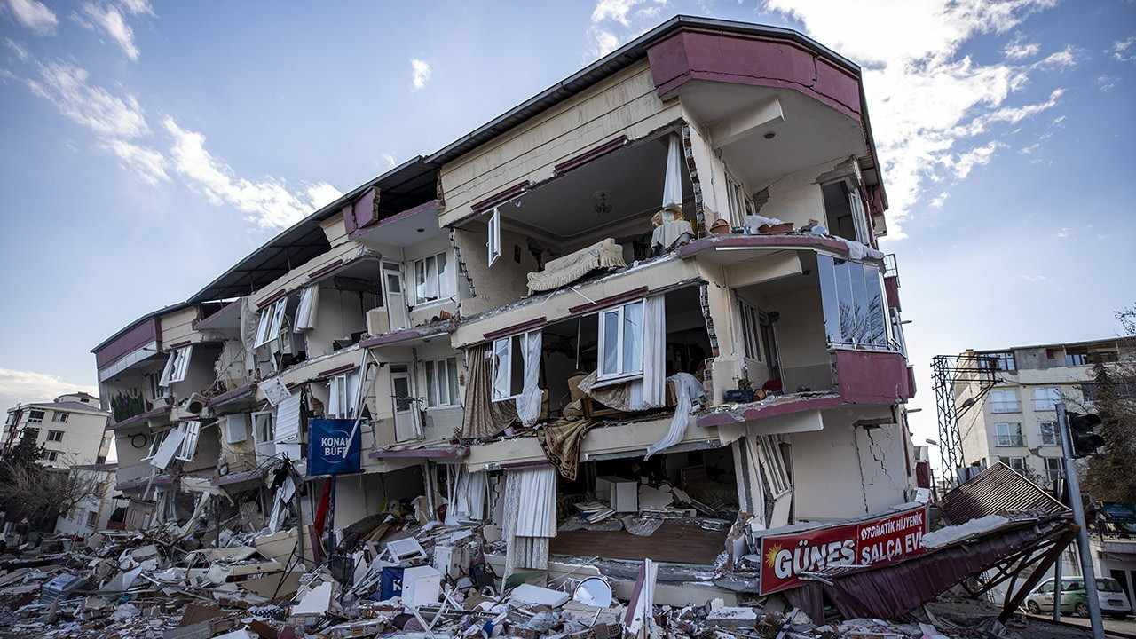 DEPREM VE AHLAK FELSEFESİ